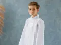 Chłopiec w albie komunijnej. Jak ubrać chłopca na komunię pod albę? Elegancko i z klasą.