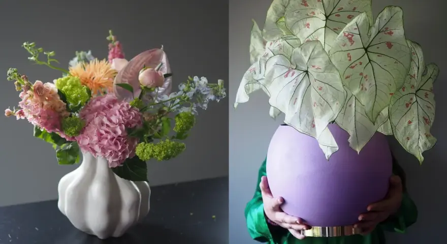 Bukiet w stylu "garden party" 2026: różowe hortensje, anthurium, róże. Po prawej ozdobna kalozja w fioletowej donicy.