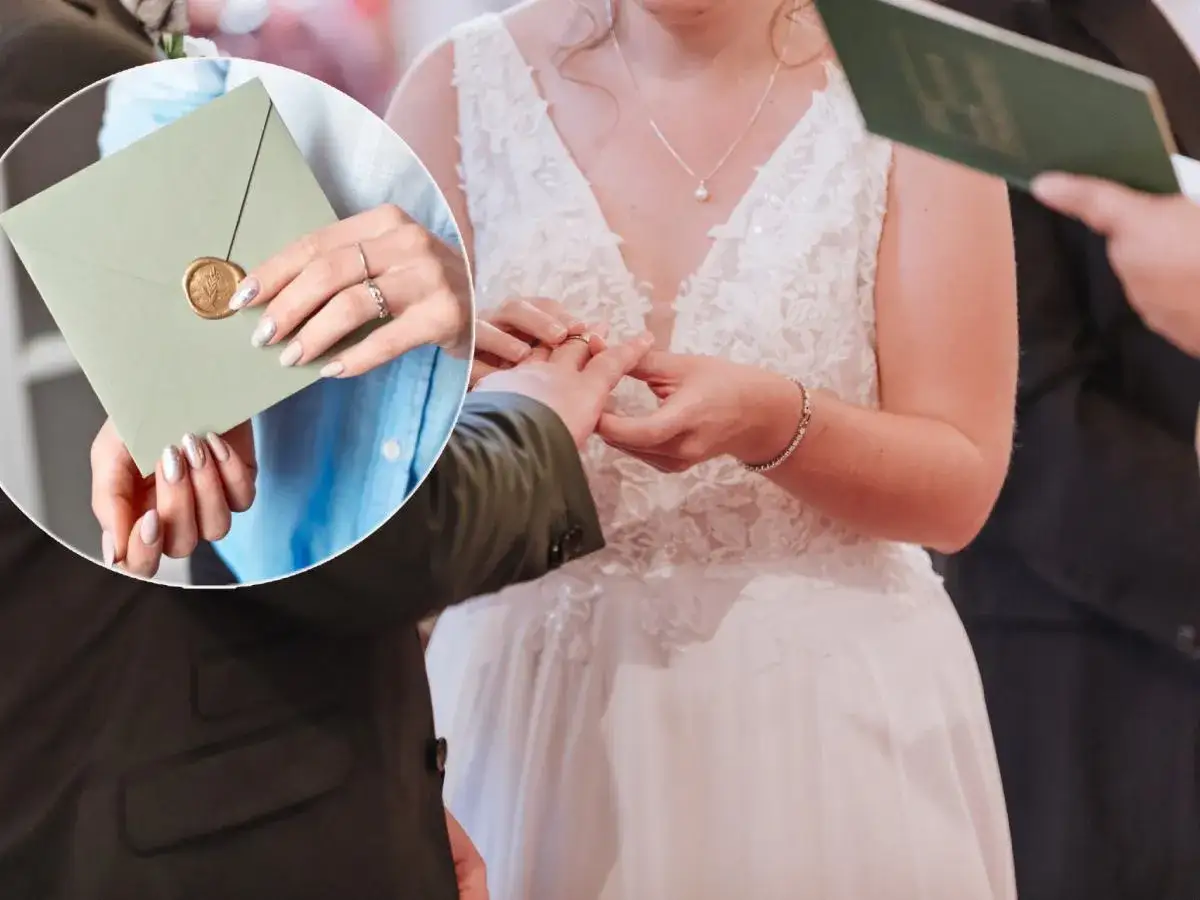 Jak dyplomatycznie przeprosić za skutki błędu w nazwisku gościa na zaproszeniu? Wskazówka: elegancka koperta z pieczęcią i obrączki na ślubie.